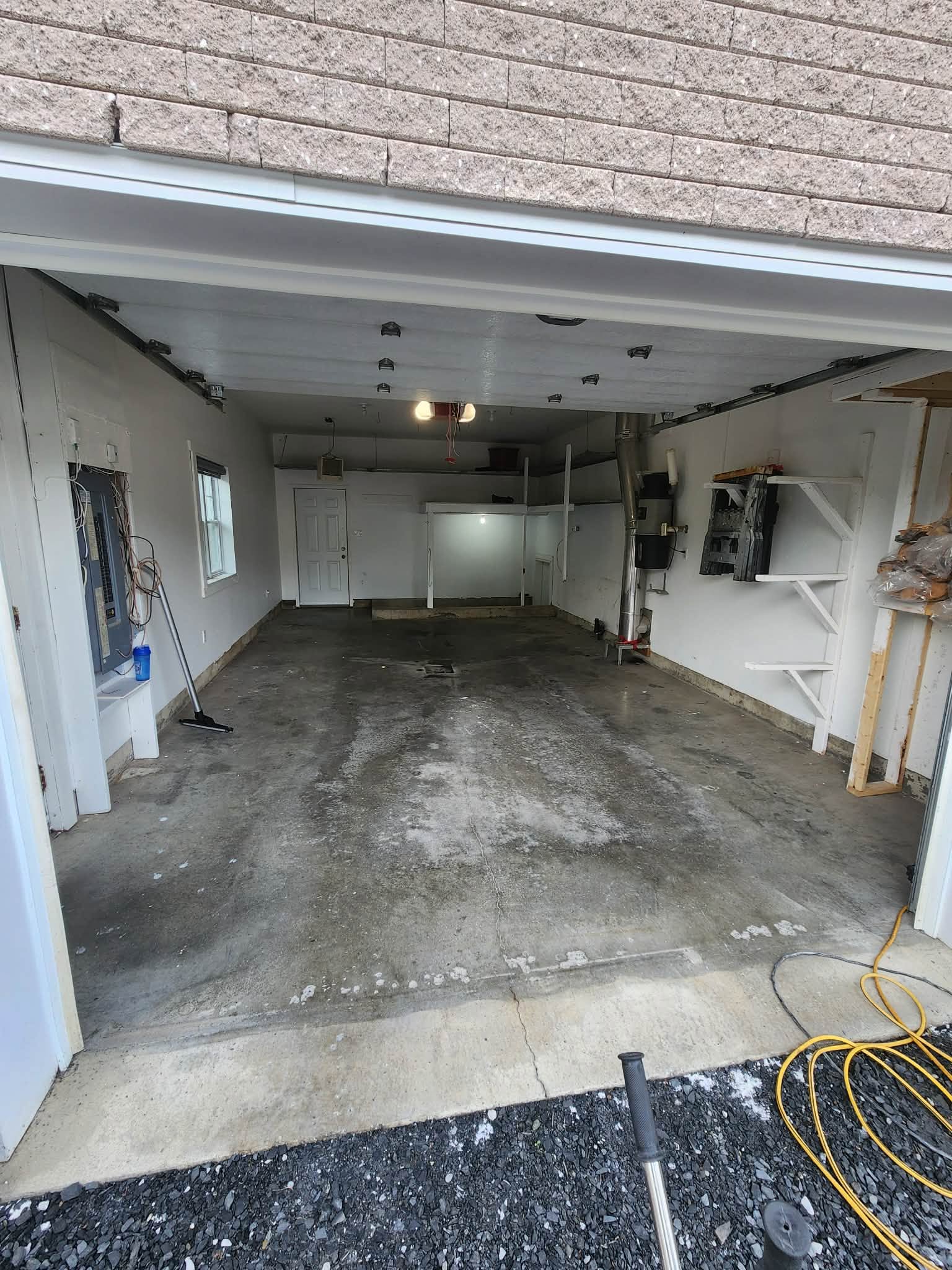 Plancher de garage en béton avant revêtement